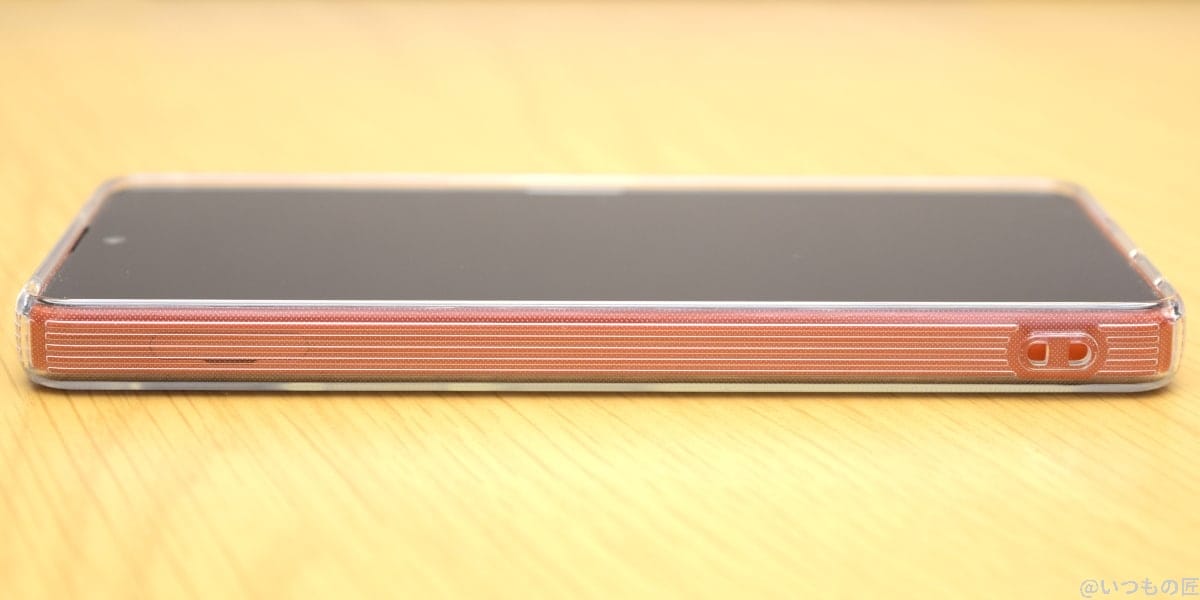 クリア素材ケースを使用したXperia Ace Ⅲの側面(SIMスロット側)